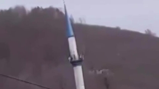 Fırtına da minare beşik gibi sallandı