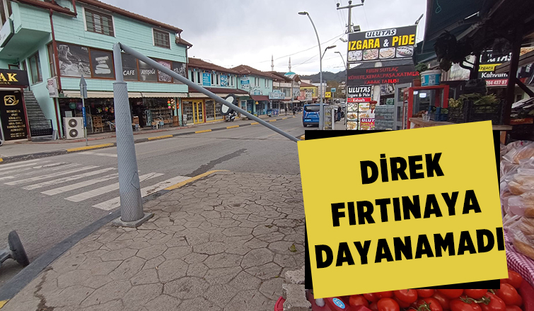 Fırtına direği yıktı