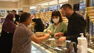 Fiyatlar yükseldi, 1 günde 1.5 milyonluk altın bozdurdular