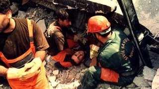 Fotoğraflarla asrın felaketi 17 Ağustos 1999 depremi