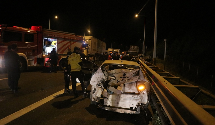 Freni patlayan kamyon dehşet saçtı