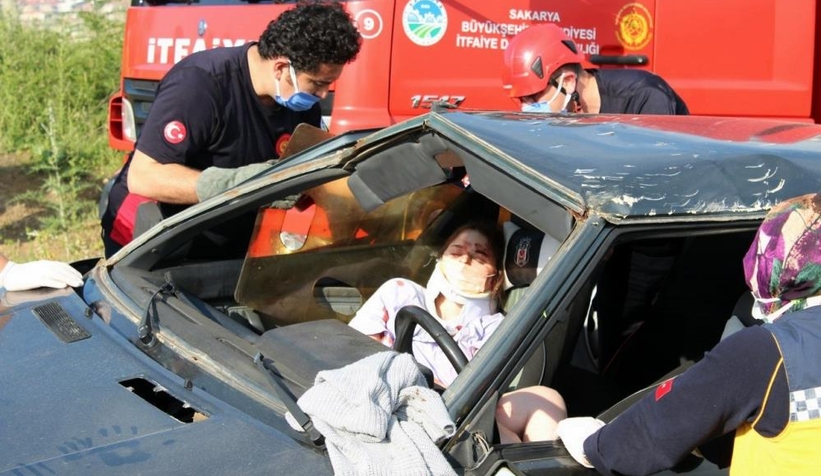 Freni tutmadı takla attı