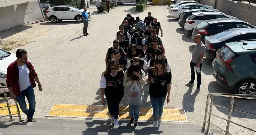 Fuhuş operasyonunda yakalanan 7 kişiden 6’sı tutuklandı