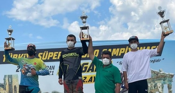 Furkan Asan Bergama'da şampiyon oldu