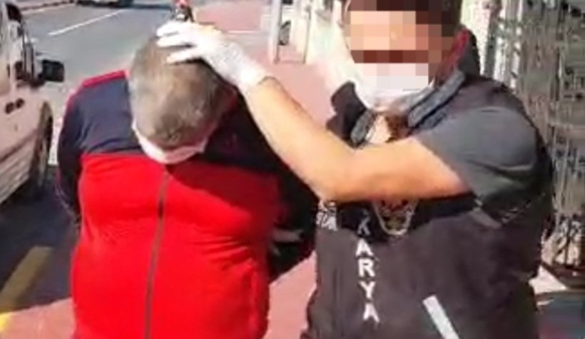 1 kilo altınını dolandırıcılara kaptırdı, polis yakaladı