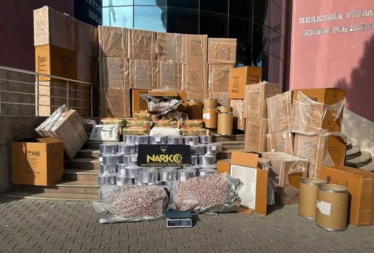 1-ton-39-kilogram-uyusturucu-ele-gecirildiauflemlxyj