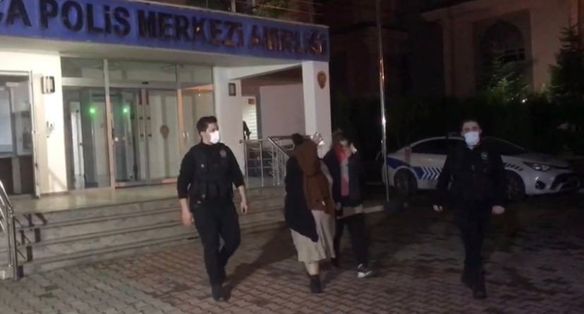 10'dan fazla marketi soydular, son işlerinde yakalandılar