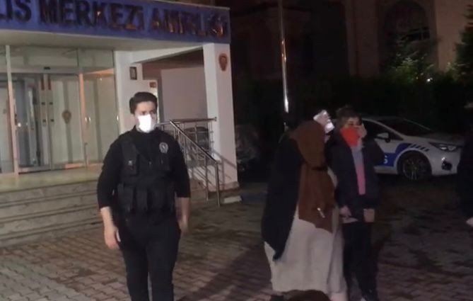 10'dan fazla marketi soydular, son işlerinde yakalandılar