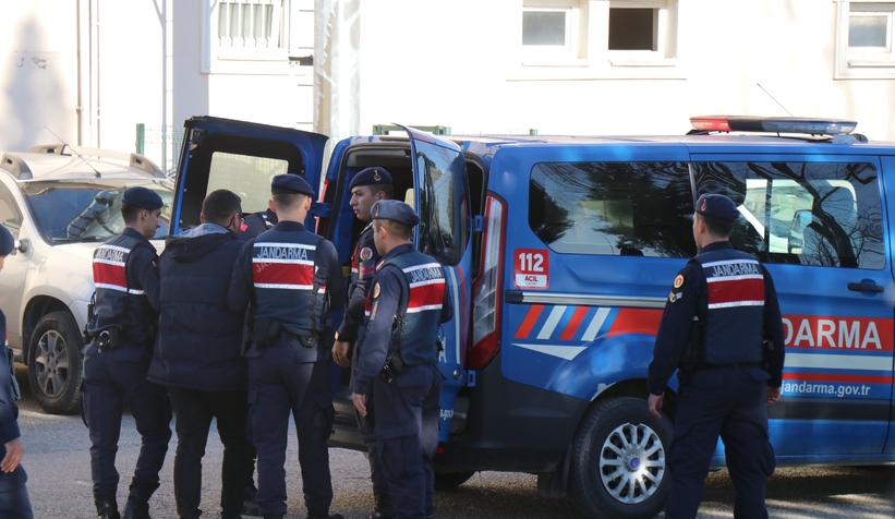 10-kisinin-oldugu-kazada-soforler-adliyeye-sevk-edildiuvlsnzzwn1