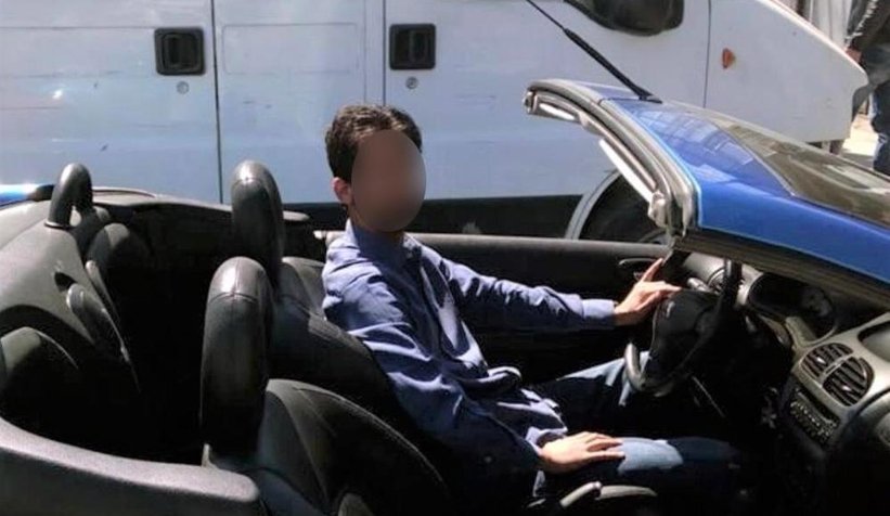 Ağlaya ağlaya ceza evine gitti