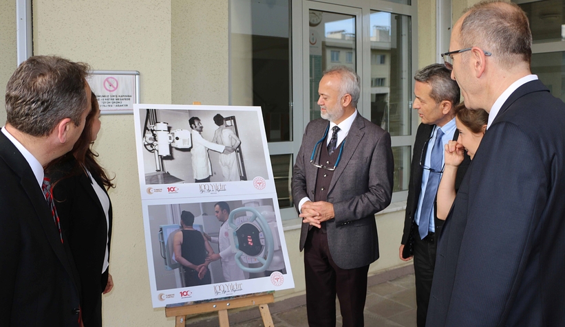 100. Yılda sağlık hizmetleri fotoğraf sergisi açıldı