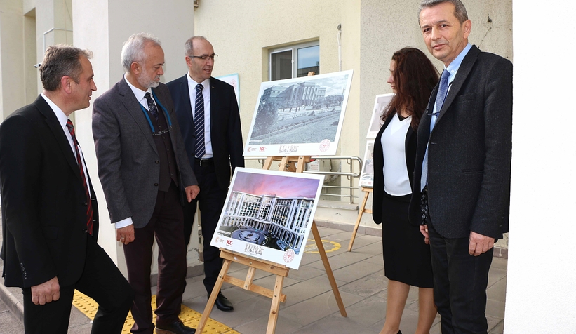 100. Yılda sağlık hizmetleri fotoğraf sergisi açıldı