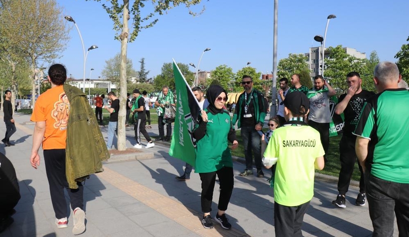 11 yıllık özlem sona erdi, taraftar sokağa döküldü
