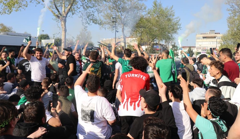 11 yıllık özlem sona erdi, taraftar sokağa döküldü