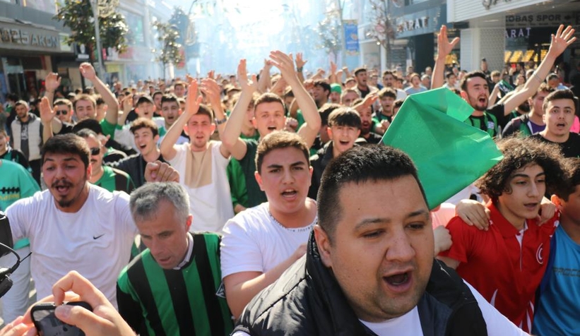 11 yıllık özlem sona erdi, taraftar sokağa döküldü