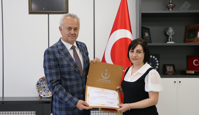 112-acil-saglik-hizmetleri-ekibine-tesekkur-belgesi-verildizhpsvkjza3