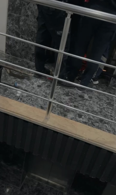 112 Acil Servis ekibi asansörde mahsur kaldı