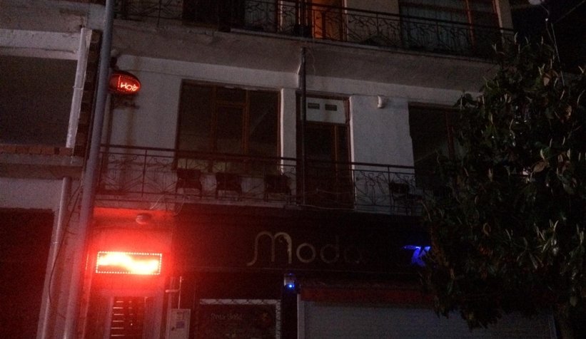 14 kişi kahvehanede çay içerken yakalandı