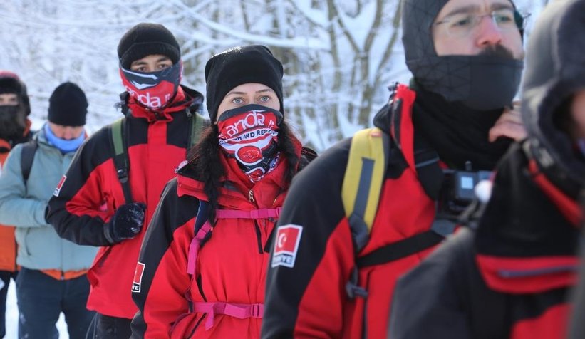 1,5 metre karda doktoru arıyorlar