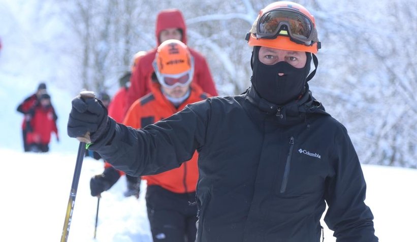 1,5 metre karda doktoru arıyorlar