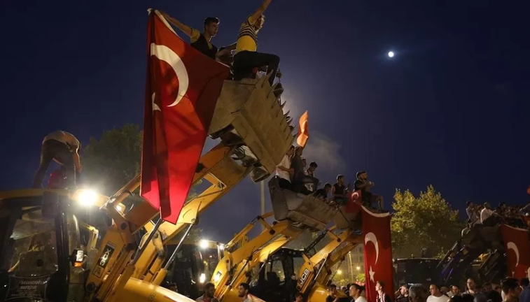 15 Temmuz hain darbe girişiminde saat saat Sakarya'da yaşananlar