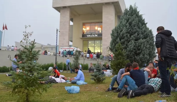 15 Temmuz hain darbe girişiminde saat saat Sakarya'da yaşananlar