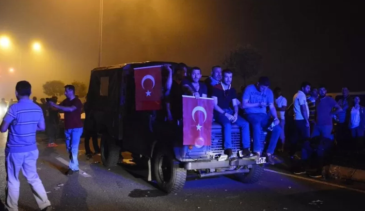 15 Temmuz hain darbe girişiminde saat saat Sakarya'da yaşananlar