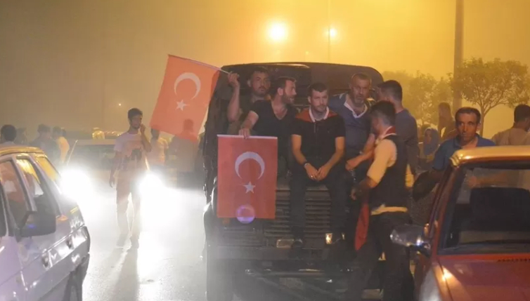 15 Temmuz hain darbe girişiminde saat saat Sakarya'da yaşananlar