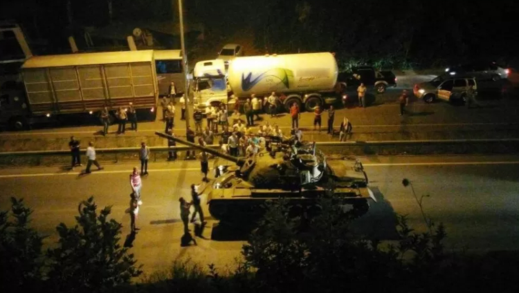 15 Temmuz hain darbe girişiminde saat saat Sakarya'da yaşananlar