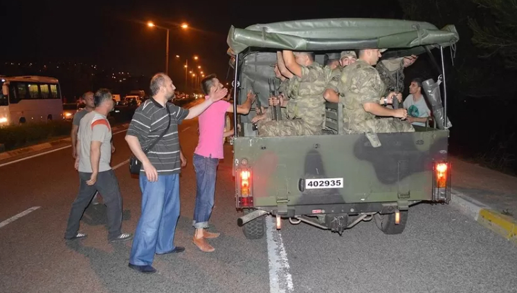 15 Temmuz hain darbe girişiminde saat saat Sakarya'da yaşananlar