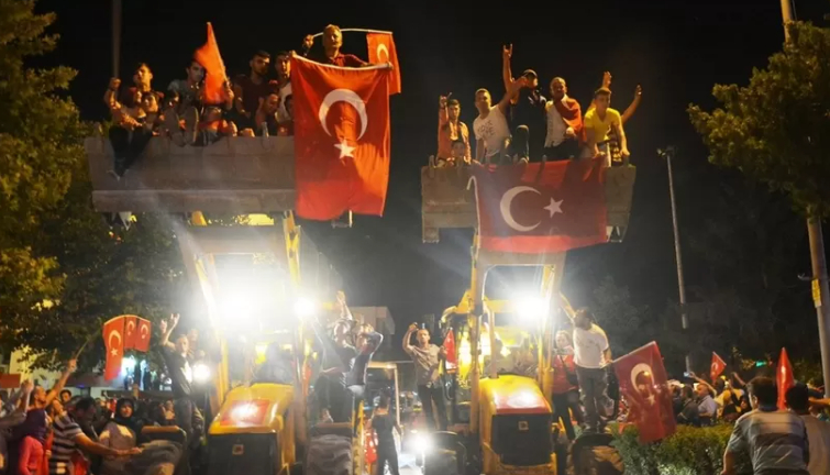 15 Temmuz hain darbe girişiminde saat saat Sakarya'da yaşananlar