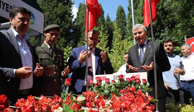 15 Temmuz şehidi Gökbayrak, mezarı başında anıldı