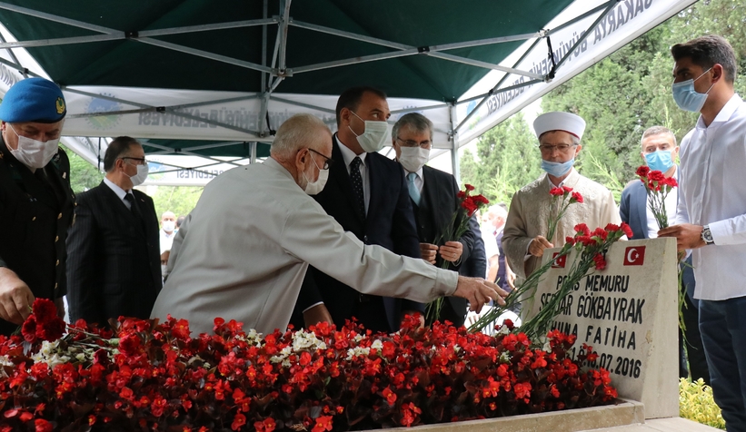 15-temmuz-sehidi-mezari-basinda-anildiwezqu0dbbu