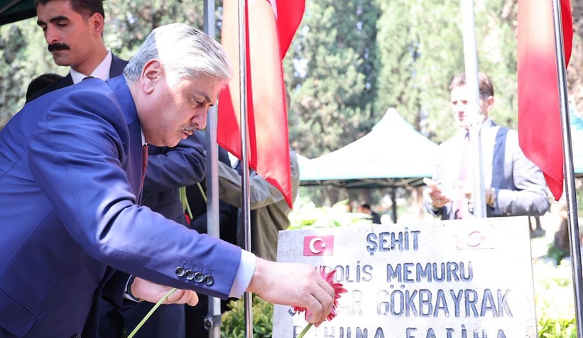 15 Temmuz şehidi özel harekat polisi Sakarya'da mezarı başında anıldı