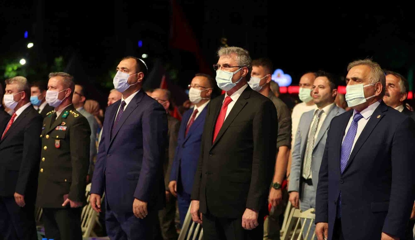15-temmuzda-destan-yazan-sakaryalilar-meydani-doldurdus3pqwhdism
