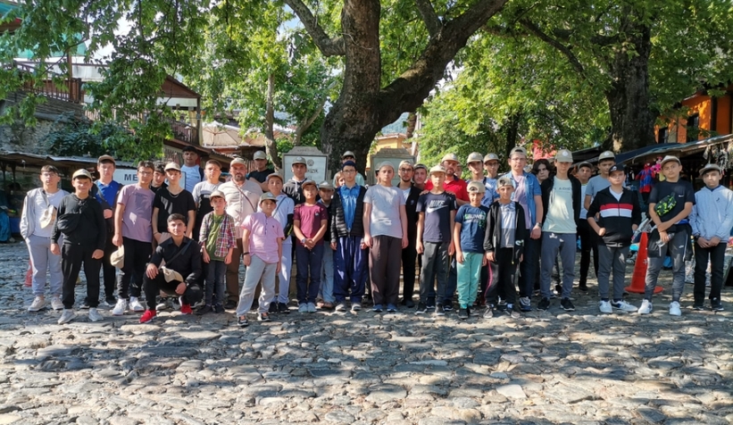 150-ogrenci-ile-bursa-ve-canakkale-gezisi-vevfrkruwk