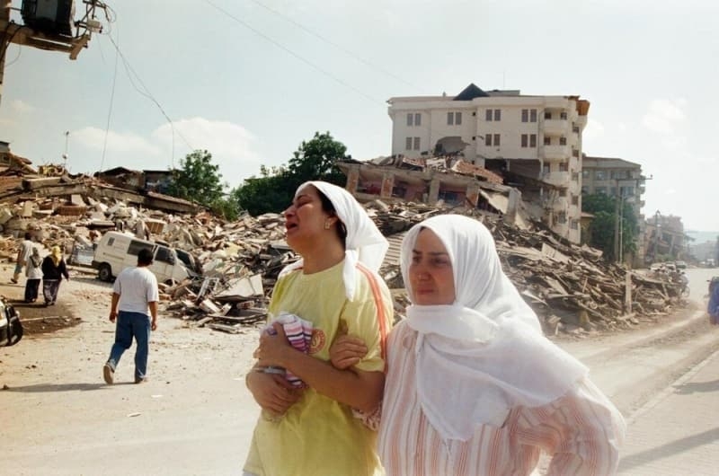 17 Ağustos 1999 depreminden unutulmayan fotoğraflar