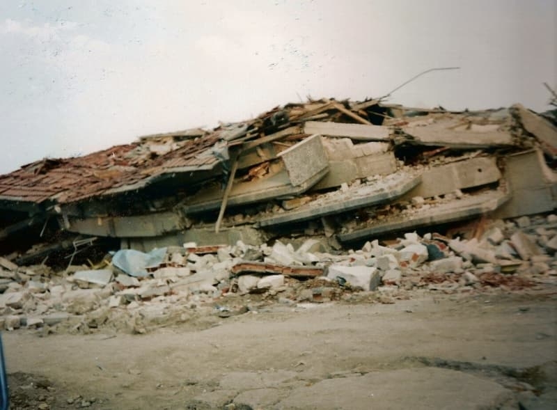 17 Ağustos 1999 depreminden unutulmayan fotoğraflar