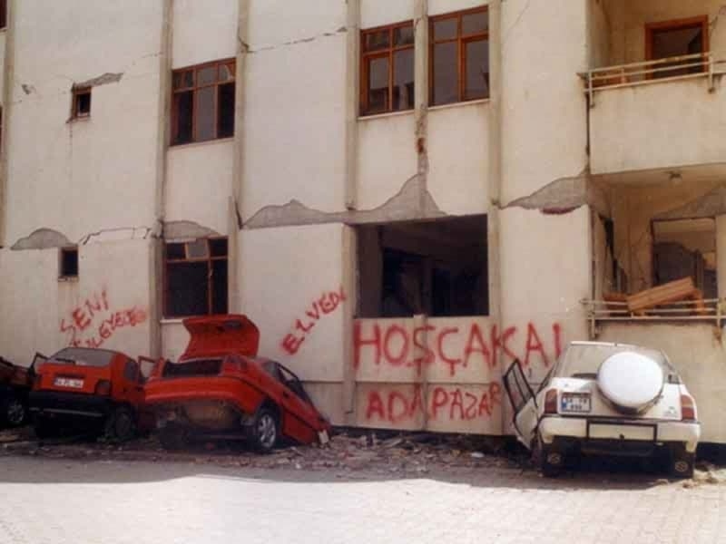 17 Ağustos 1999 depreminden unutulmayan fotoğraflar