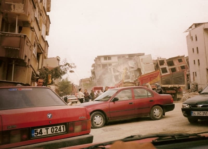 17 Ağustos 1999 depreminden unutulmayan fotoğraflar