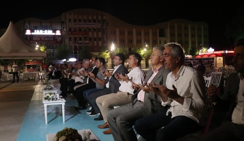 17 Ağustos depreminin 22. yılında hayatını kaybedenler anıldı