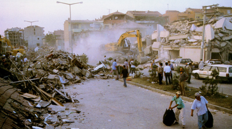17 Ağustos depreminin 26. yılı;  Sakarya'dan unutulmayan fotoğraflar