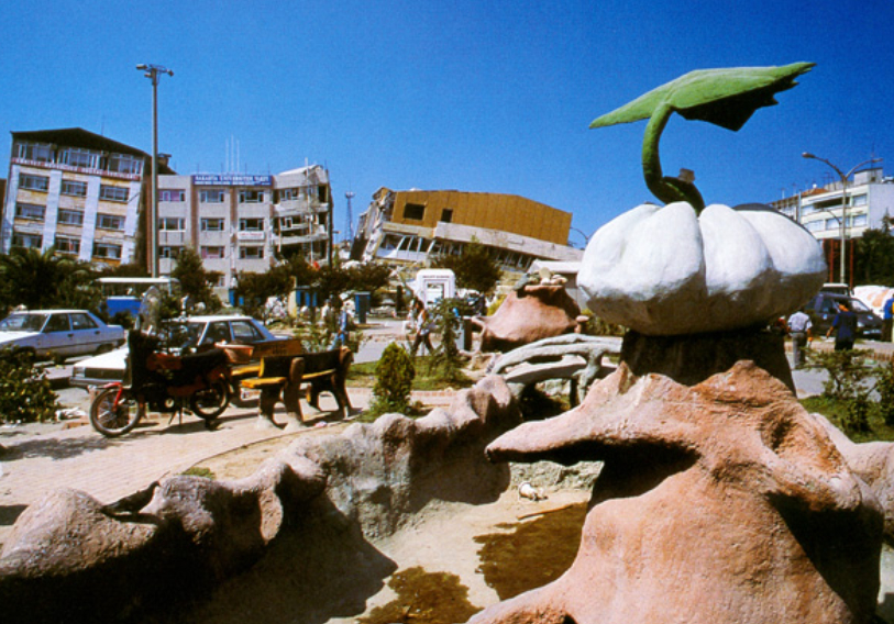 17 Ağustos depreminin 26. yılı;  Sakarya'dan unutulmayan fotoğraflar