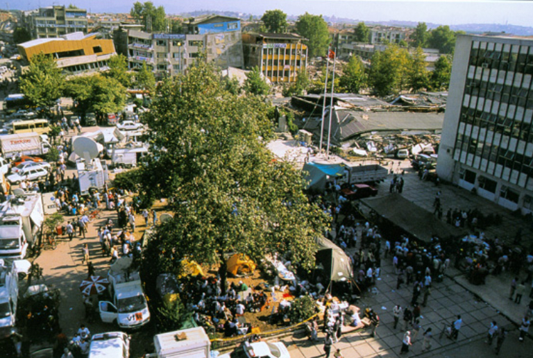 17 Ağustos depreminin 26. yılı;  Sakarya'dan unutulmayan fotoğraflar
