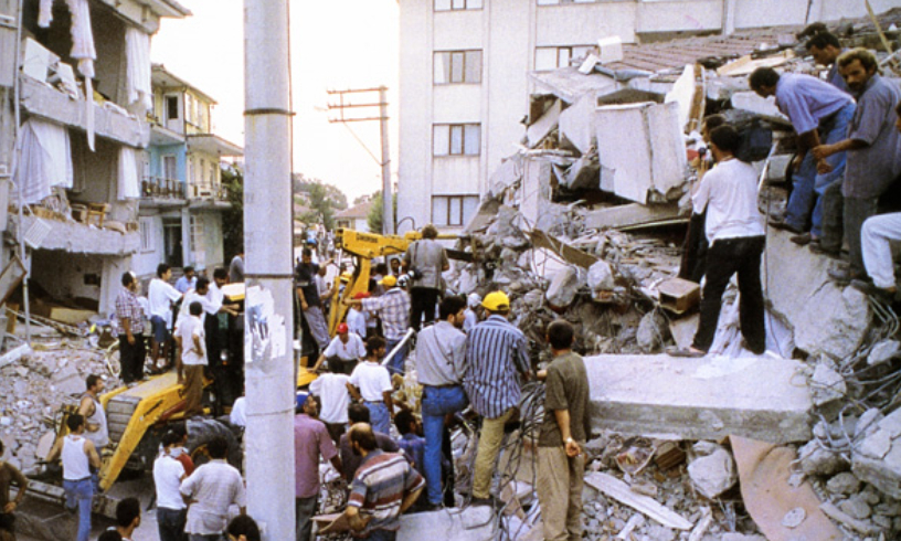 17 Ağustos depreminin 26. yılı;  Sakarya'dan unutulmayan fotoğraflar
