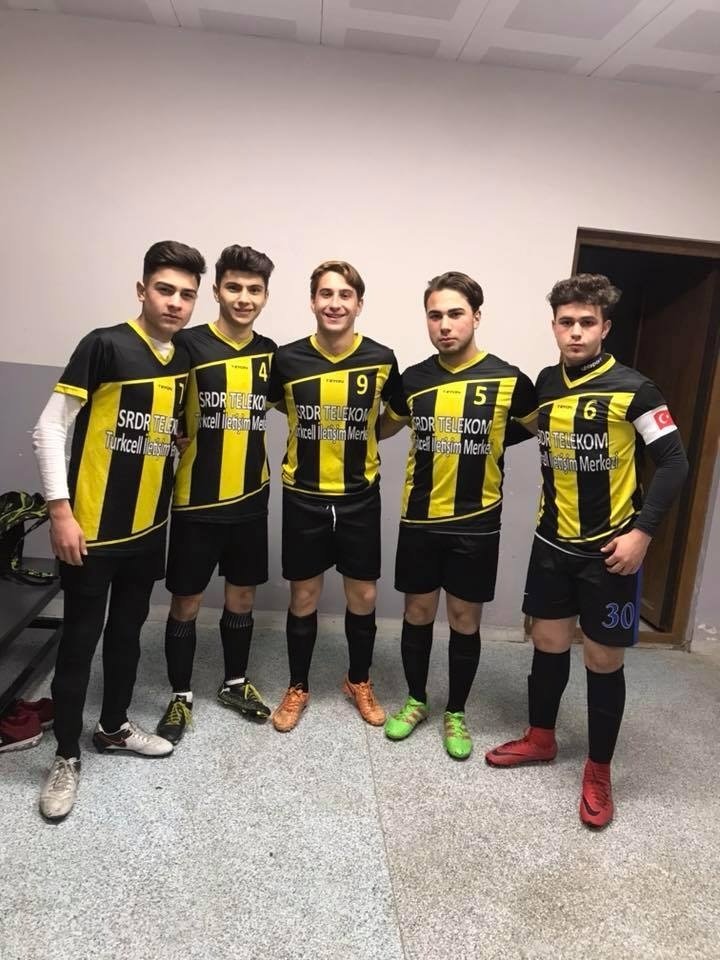 19 yaşındaki genç futbolcu yaşam savaşını kaybetti