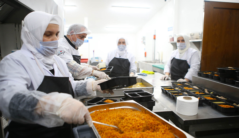 2-bin-600-ailenin-mutfak-ihtiyaclari-karsilandiskivte1ozm