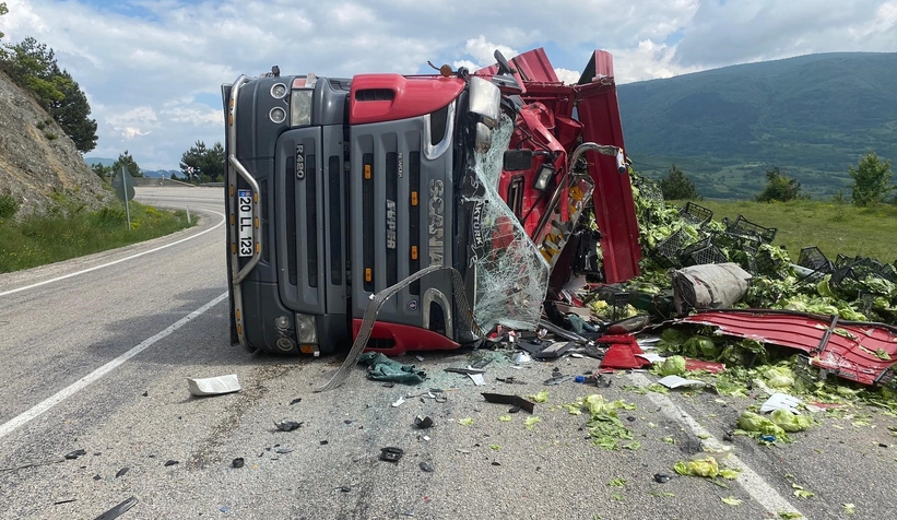 2-tir-carpisti-biri-devrildi-1-yaralieu4zq3btef