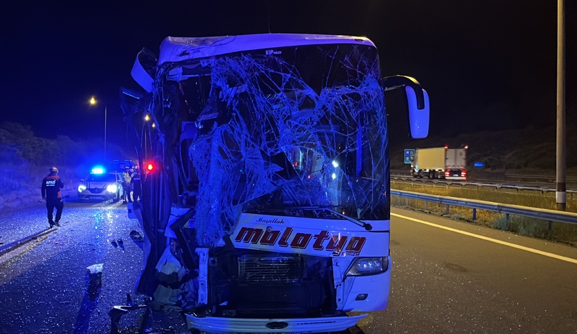 2 yolcu otobüsü çarpıştı: 15 yaralı