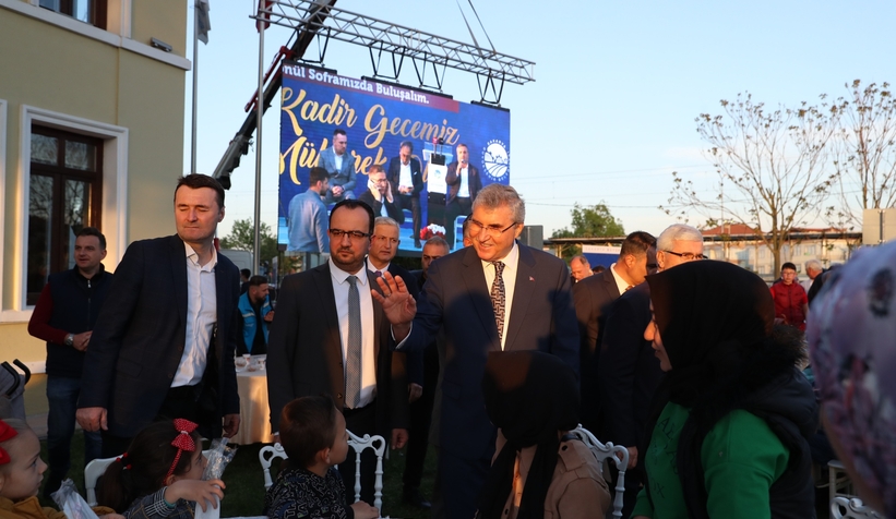 20 bin kişi Büyükşehirin iftarında oruç açtı